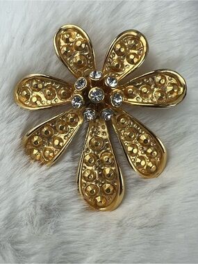 Vintage 1970s Gold Tone Floral Brooch / Pendant